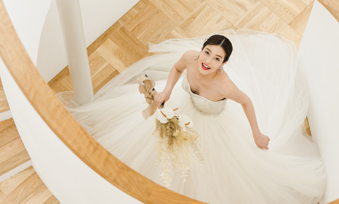 京都市京セラ美術館での洋装(ドレス)のウェディング写真